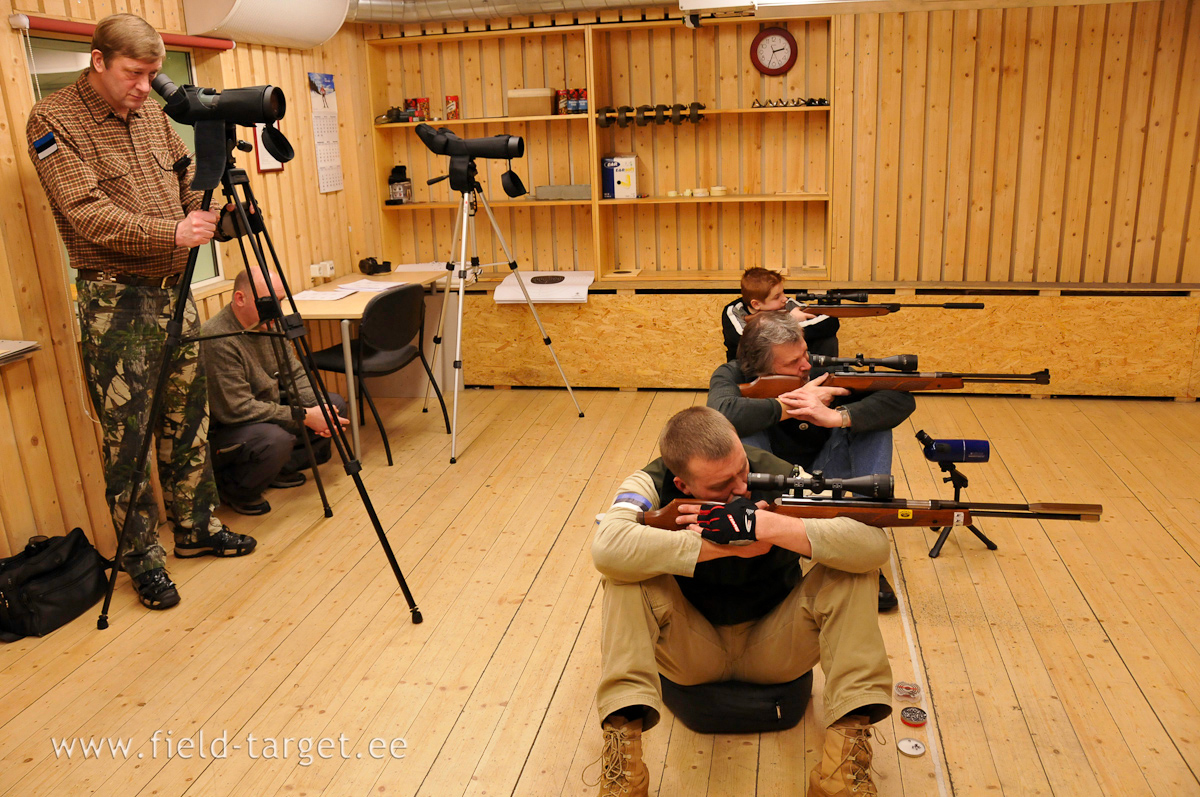 Peakohtunik jälgib võistlusi